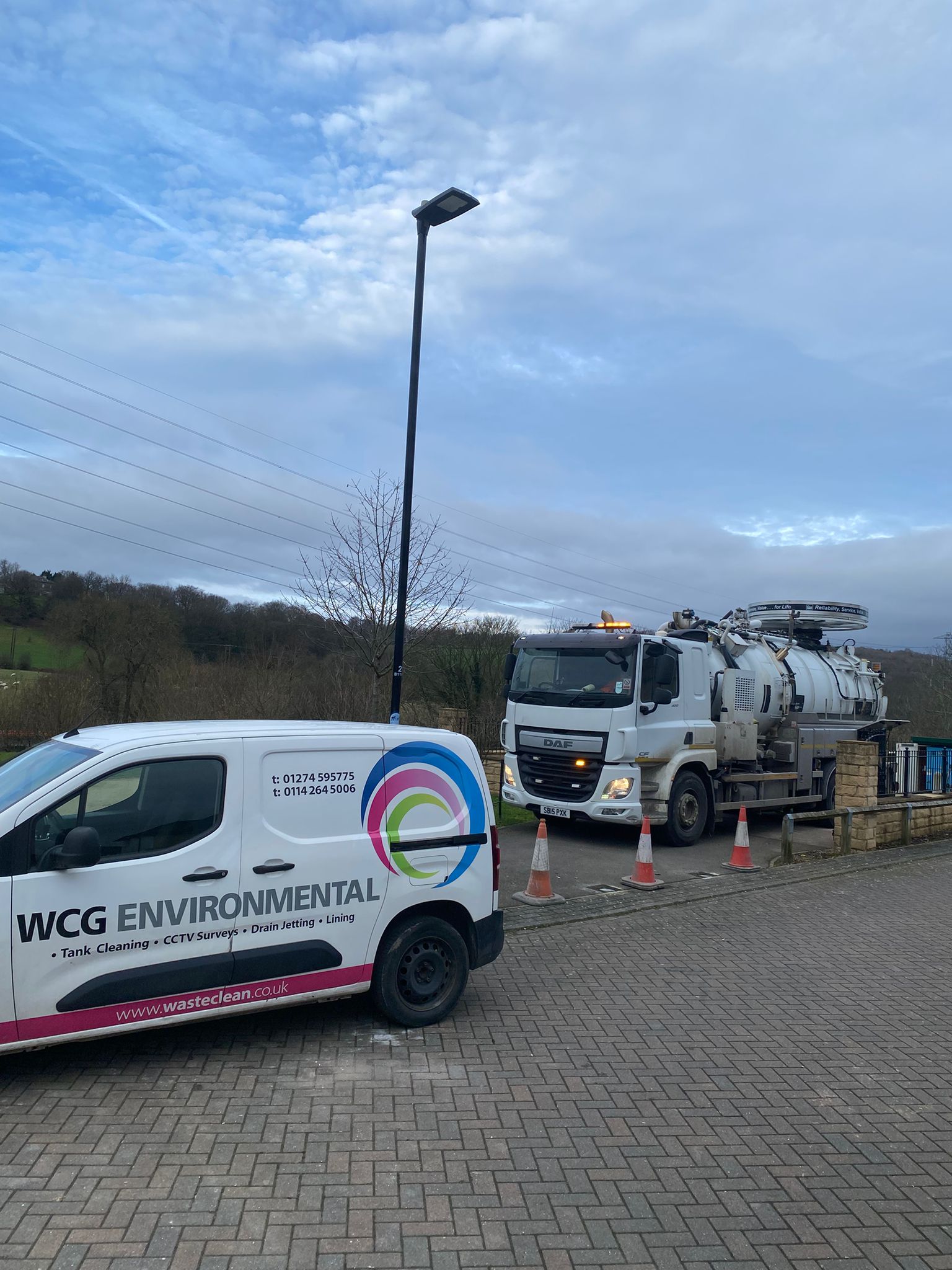 Vacuum tanker operating on a managed site
